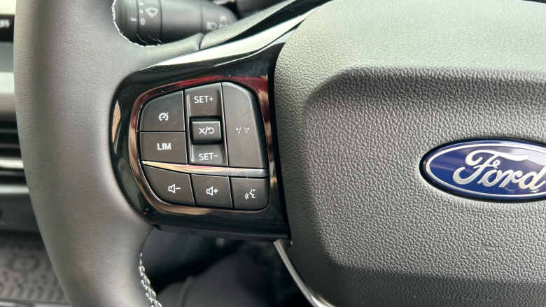 Ford Transit Courier E-Transit Courier 100kW 43kWh Limited Van Auto